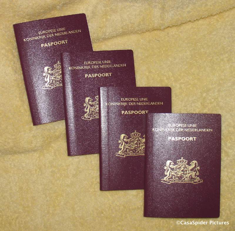 Nederlands Paspoort Lucy 20060822 800 03