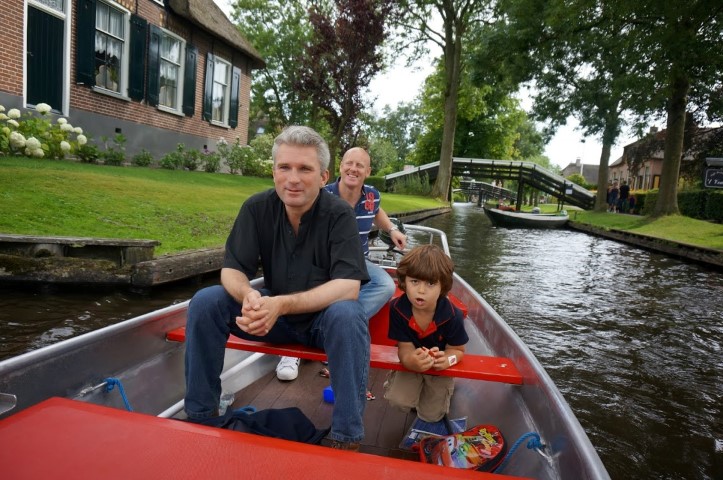giethoorn victor and friend